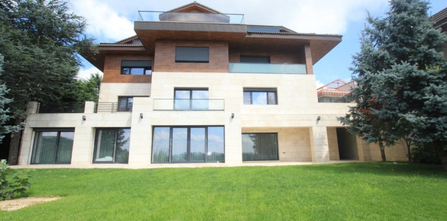 7 bedrooms Villa in Khanh Hoa, Vietnam No. 14846