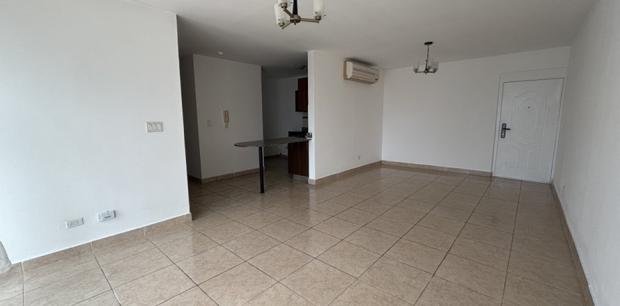 3 bedrooms Apartment in Panama City, Panama No. 117652