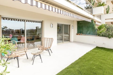 77m² Apartment en Cannes, France No. 100264 2