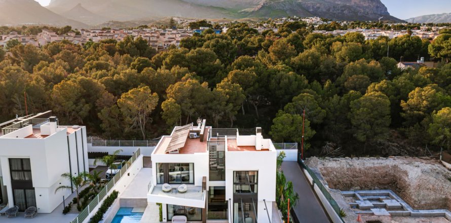 4 dormitorios Villa en Duc Hoa Thuong, Vietnam No. 112096