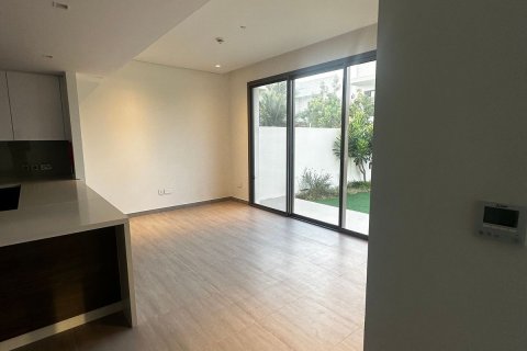 3 bedrooms Townhouse in Thach Than, Vietnam No. 95342 5