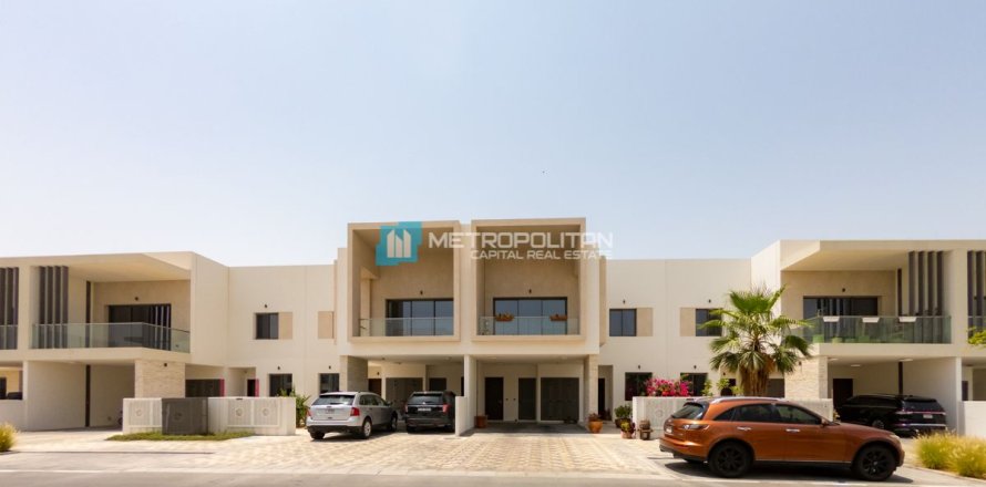 3 bedrooms Townhouse in Thach Than, Vietnam No. 95342