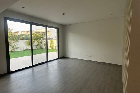 3 bedrooms Townhouse in Thach Than, Vietnam No. 95342 2