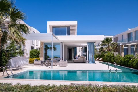 4 bedrooms Villa in Paphos, Cyprus No. 104518 1