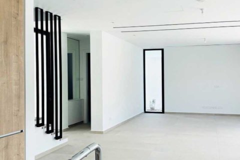 3 bedrooms House in Germasogeia, Cyprus No. 73042 4