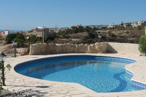 3 rooms Villa in Paphos, Cyprus No. 105247 2