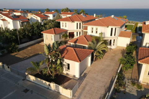 5 bedrooms Villa in Pervolia, Cyprus No. 101780 15