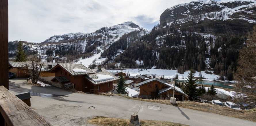 2 bedrooms Apartment in Tignes, France No. 100031