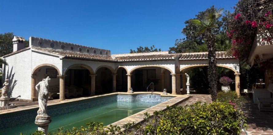 7 bedrooms Villa in Javea, Spain No. 111743