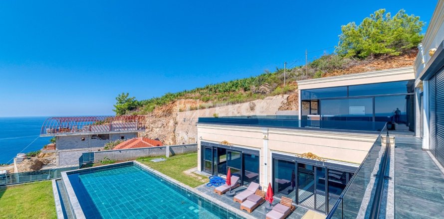 8 bedrooms Villa in Alanya, Turkey No. 20710