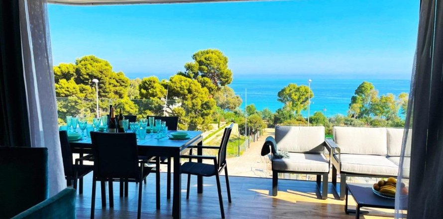 3 bedrooms Apartment in Villajoyosa, Spain No. 124694