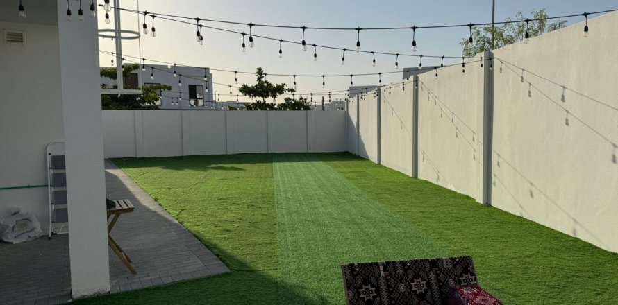 3 dormitorios Townhouse en Bac Phu, Vietnam No. 7187