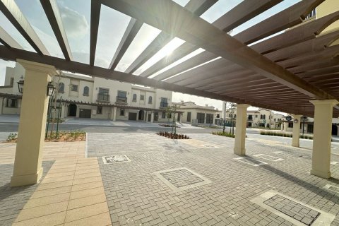 3 bedrooms Townhouse in Al Mearag City, Vietnam No. 94982 3