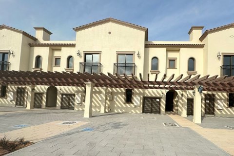 3 bedrooms Townhouse in Al Mearag City, Vietnam No. 94982 1