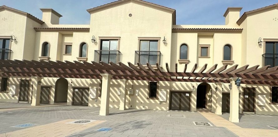 3 bedrooms Townhouse in Al Mearag City, Vietnam No. 94982