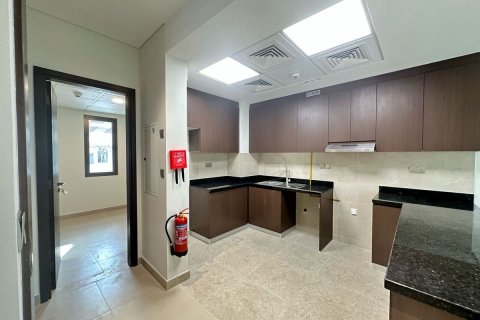 3 bedrooms Townhouse in Al Mearag City, Vietnam No. 94982 7