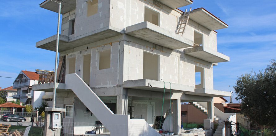 4 bedrooms Building in Pieria, Greece No. 120859