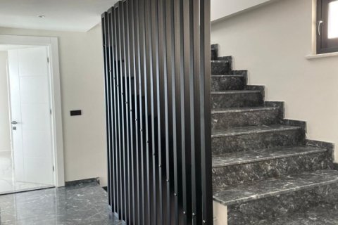 5 bedrooms Villa in Lien Chieu, Vietnam No. 14547 8