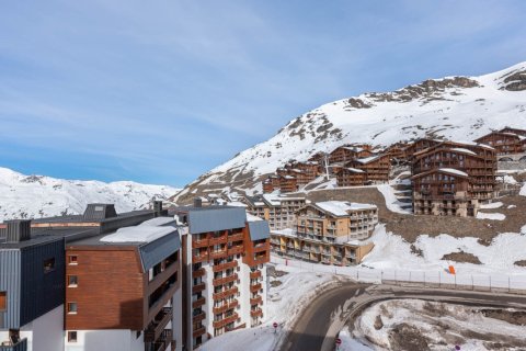 5 bedrooms Apartment in Les Belleville, France No. 100007 1