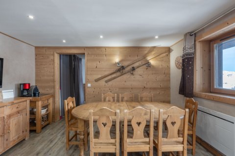 5 bedrooms Apartment in Les Belleville, France No. 100007 6