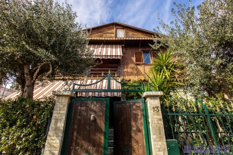 4 bedrooms House in Artemida, Greece No. 108385 3