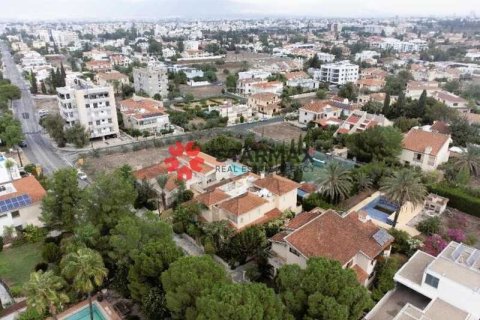 Дом с 5 спальнями в Энгоми, Кипр №82423 2