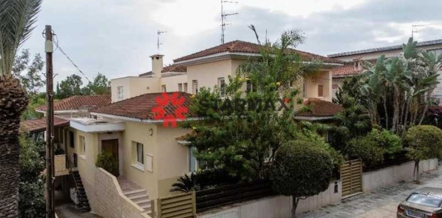 Дом с 5 спальнями в Энгоми, Кипр №82423