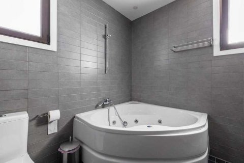 6 chambres House à Dromolaxia, Cyprus No. 42821 14