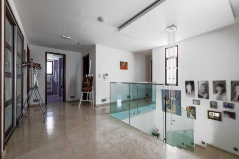 6 chambres House à Dromolaxia, Cyprus No. 42821 11