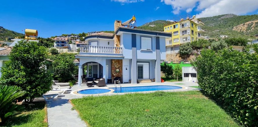 5 rooms Villa in Alanya, Turkey No. 123814