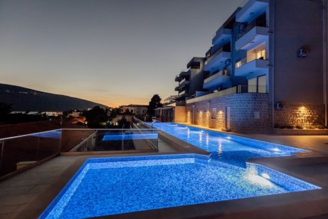 2 bedrooms Apartment in Herceg Novi, Montenegro No. 104764 3