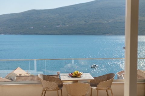 2 bedrooms Apartment in Herceg Novi, Montenegro No. 104764 2