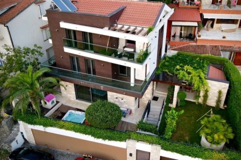5 bedrooms House in Kotor, Montenegro No. 104725 15