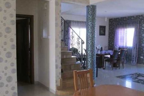 Дом с 5 спальнями в Лимассол, Кипр №39643 6