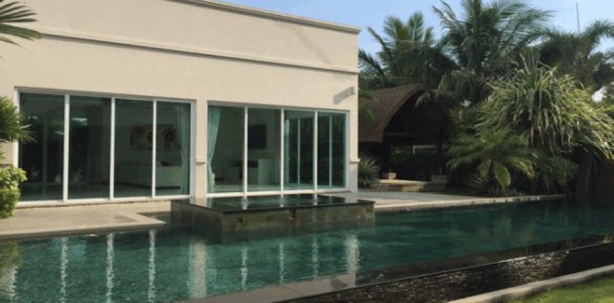 3 bedrooms House in Pattaya, Thailand No. 96870