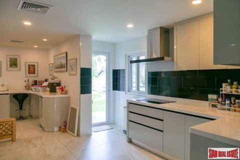 3 bedrooms House in Phuket, Thailand No. 97234 11
