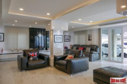 3 bedrooms House in Phuket, Thailand No. 97234 3