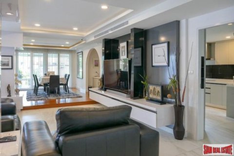 3 bedrooms House in Phuket, Thailand No. 97234 6