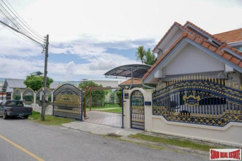 3 bedrooms House in Phuket, Thailand No. 97234 1