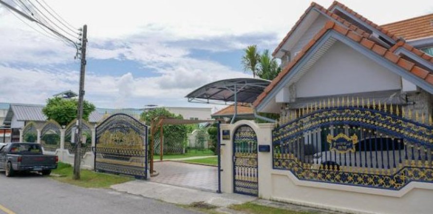 3 bedrooms House in Phuket, Thailand No. 97234