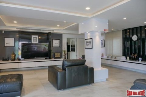 3 bedrooms House in Phuket, Thailand No. 97234 14