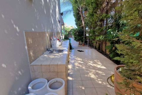 4 bedrooms Villa in Germasogeia, Cyprus No. 62927 5