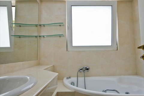 240m² Maisonette in Voula, Greece No. 59311 5