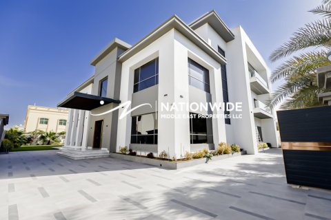 9 bedrooms Villa in Binh Duong, Vietnam No. 95544 1