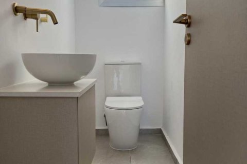 2 bedrooms Penthouse in Limassol, Cyprus No. 64188 6