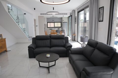 3 bedrooms Villa in Paphos, Cyprus No. 99330 8