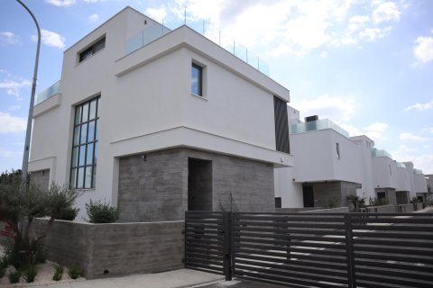3 bedrooms Villa in Paphos, Cyprus No. 99330 3