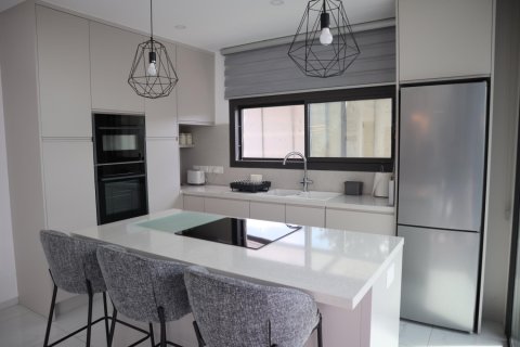 3 bedrooms Villa in Paphos, Cyprus No. 99330 5