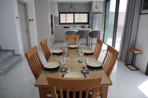 3 bedrooms Villa in Paphos, Cyprus No. 99330 7