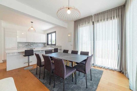 3 bedrooms House in Palodeia, Cyprus No. 30427 2